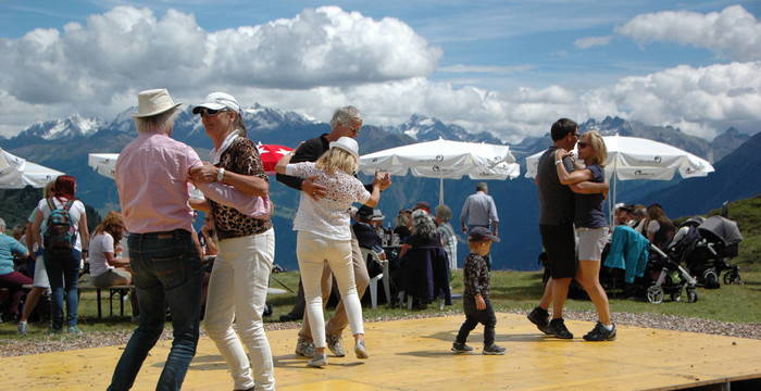 La danse au Casselfest  © Pro Natura Zentrum Aletsch
