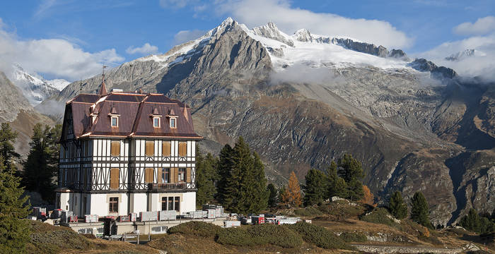 Die Villa Cassel mit neuem Dach.