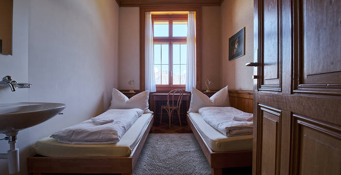 Einfaches Zweierzimmer in der Villa Cassel