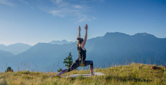 Yoga am Morgen auf dem Riederhorn © Pro Natura Zentrum Aletsch
