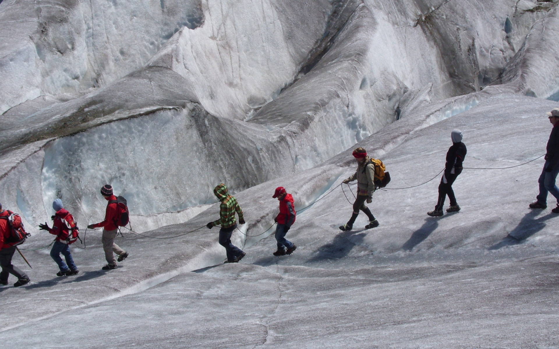 Groupe au glacier d'Aletsch © Pro Natura Zentrum Aletsch