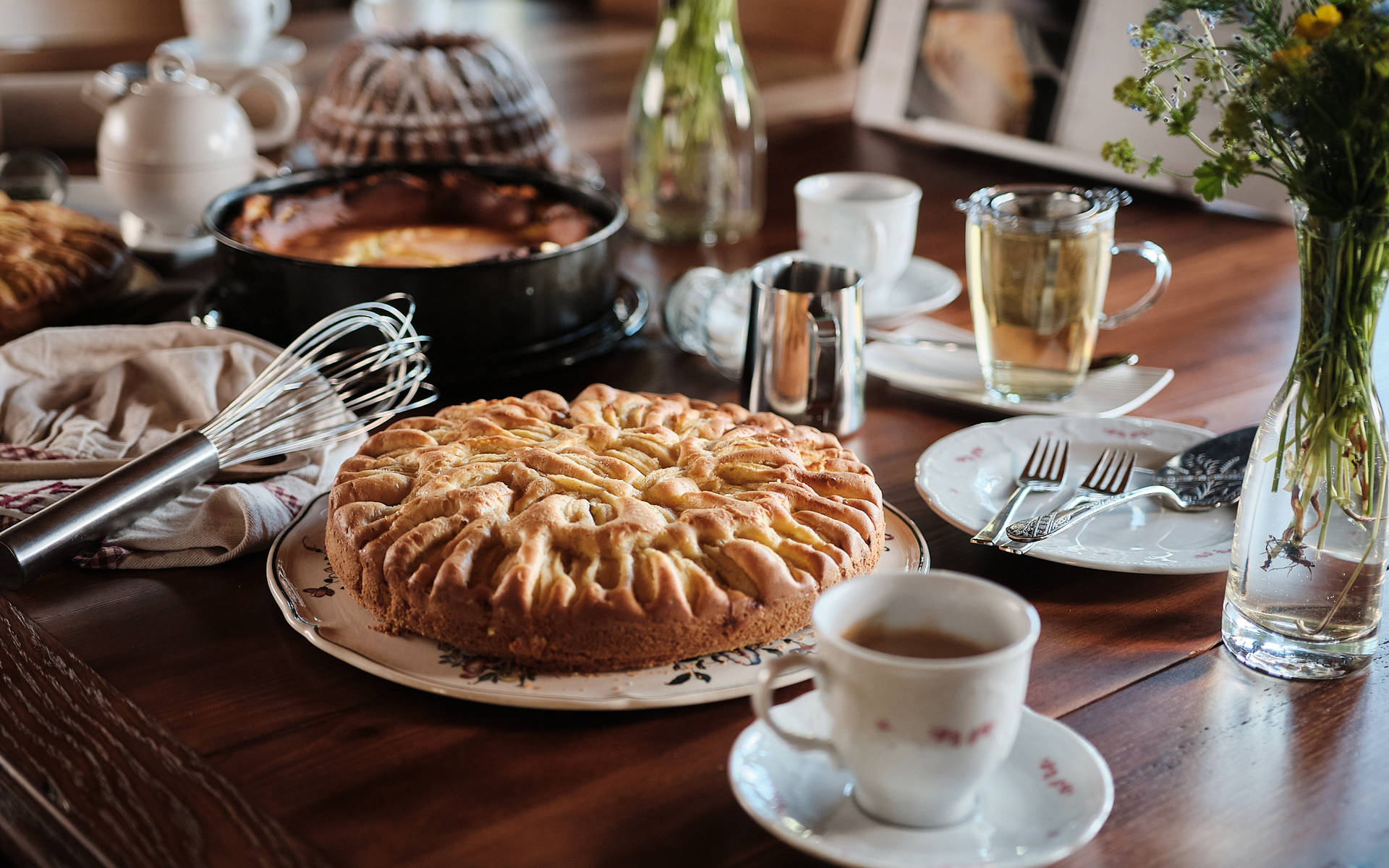 Hausgemachter Kuchen und Bio-Kaffee © Pascal Gertschen