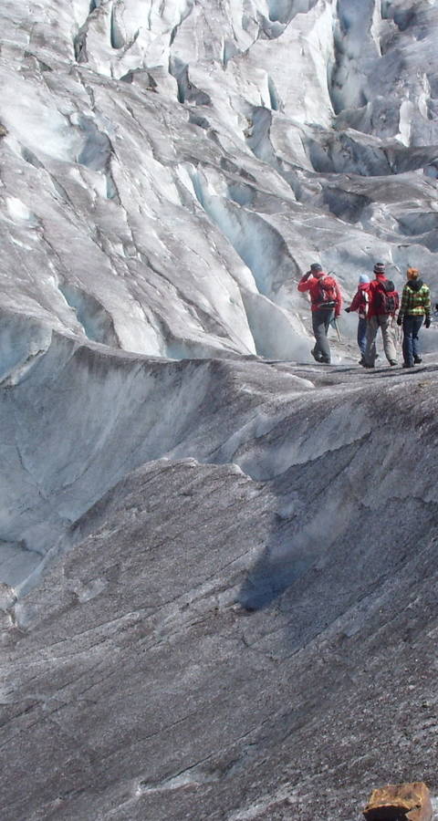 Groupe en excursion sur le glacier
